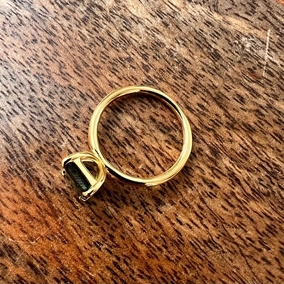 Gold plated simulated emerald ring 3ct. - Picture 3 of 3